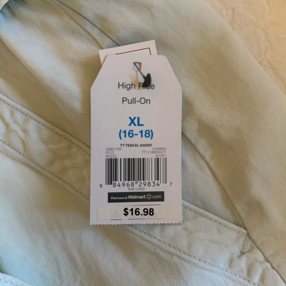 Time and Tru Sunwash Blue Cargo Shorts with Tie-Waist - Picture 5 of 10